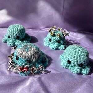 Turquoise crochet octopus!